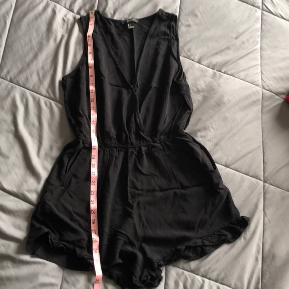 NWOT Forever 21 Romper - Picture 2 of 5